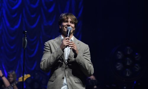 Tko je Jakov Jozinović? Od tinejdžera iz Supertalenta do regionalne zvijezde koja rasprodaje koncerte