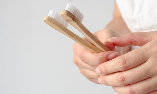 Istraživanje zabrinulo liječnike: Je li loša oralna higijena okidač za demenciju i moždani udar?