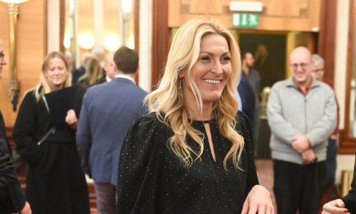 Janica Kostelić na premijeru bratovog filma stigla s dečkom, vješto izbjegavajući kamere