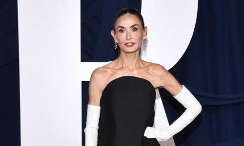 Demi Moore iznenadila frizurom, ali i stajlingom koji stiže ravno s modne piste