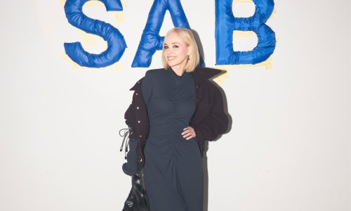 Jelena Rozga ima hit haljinu za jesen: Kao stvorena za čime, a uz to besprijekorno pegla figuru