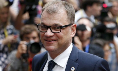 Finska vlada preživjela, Pravi Finci pukli na dva dijela