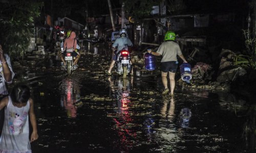 Nakon Filipina, tajfun Kalmaegi pogodio Vijetnam. Poginulo najmanje petero ljudi