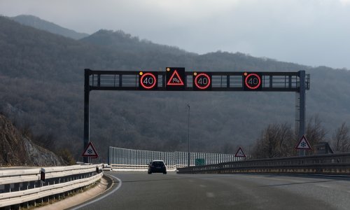 Na Jadranskoj magistrali zbog vjetra ograničenja za jednu skupinu vozila