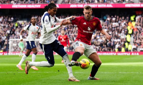 Manchester United se u ludoj završnici spasio poraza golom u 96. minuti