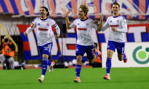 Hajduk vodi i ima igrača više nakon isključenja Jurišića. Pogledajte gol i karton