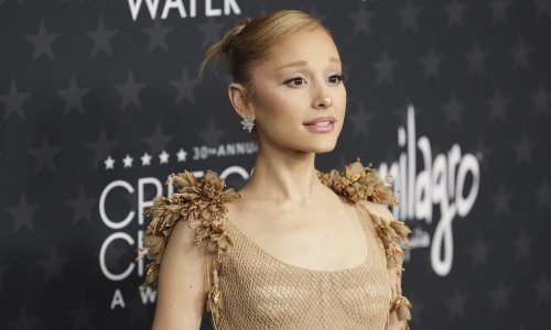 Arianu Grande skoro je pogazio auto: Zastrašujuć trenutak zabilježile su kamere