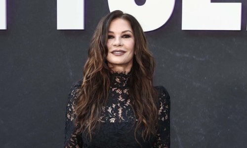 Catherine Zeta-Jones godinu nakon 'gole čestitke' objavila još neviđene fotke s Douglasom