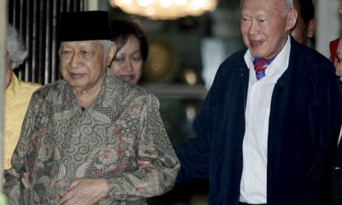 Indonezija proglasila Suharta narodnim herojem