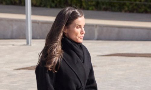 Kraljica Letizia servirala savršen zimski stajling, a svi su se pomamili za kaputom iz Zare