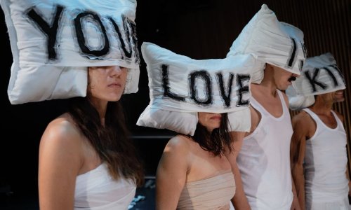 Potresan i borben tekst Espija Tomičića 'Your Love is King' stiže u Malu Gavellu