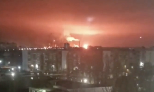 VIDEO Ukrajina noćas poslala dronove na Rusiju: Pogodili su rafineriju nafte Saratov