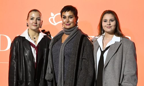 Leonarda Boban snimljena u rijetkom izlasku, društvo su joj pravile samozatajne kćeri