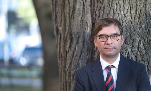 Od strijeljanja preko zatvora i psihijatrije do oslobođenja: Kako su živjeli homoseksualci u socijalističkoj Jugoslaviji?