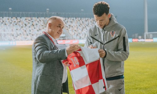 Perišiću nagrada Pokaži srce: 'Svi znate što mi znače Hrvatska i ovaj dres'