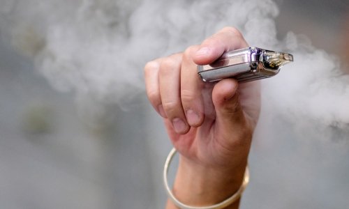 Nove preporuke izazvale pažnju: E-cigarete mogu biti alat za prestanak pušenja