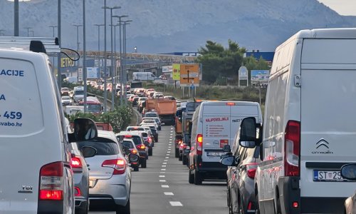 Vozači od danas imaju važnu obvezu: Kazne za nepoštivanje su velike