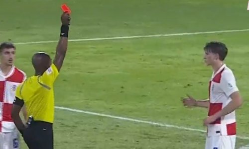 Bizarne scene. Pogledajte kako je sudac pokazao Jakiroviću crveni karton pa se odmah predomislio