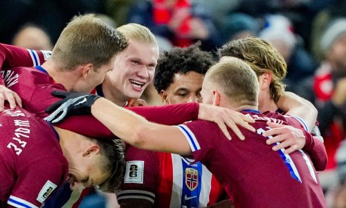 Haaland odveo Norvešku na SP pa onda neobičnim darovima iznenadio suigrače