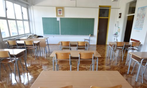 U dvorištu škole na istoku Hrvatske pronašli listu s imenima i naslovom 'Probosti i iskopati oči'