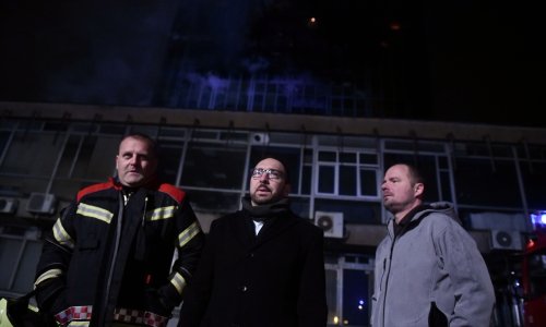 Vjesnikov neboder gori već satima. Oglasili se Tomašević i šef zagrebačkih vatrogasaca