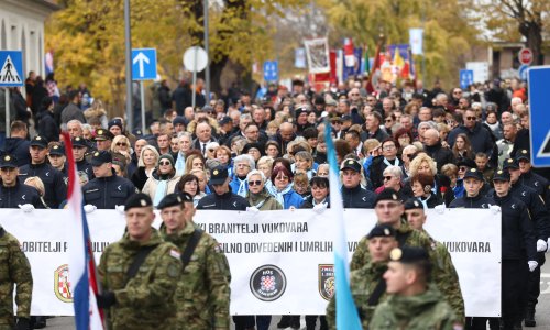 Kolona sjećanja na putu do Memorijalnog groblja: Dalić stigao u Škabrnju