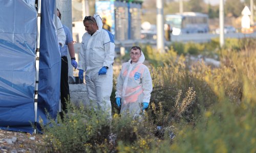 Užas na Zapadnoj obali: Jedan ubijeni i troje ranjenih u naletu automobilom i napadu nožem