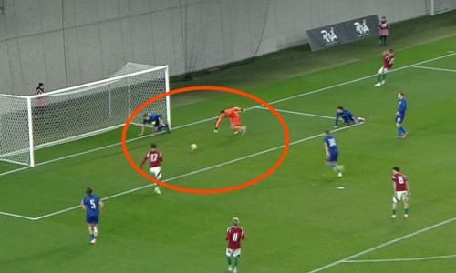 Pogledajte sjajnu reakciju vratara Hajduka kojom je spasio Hrvatsku