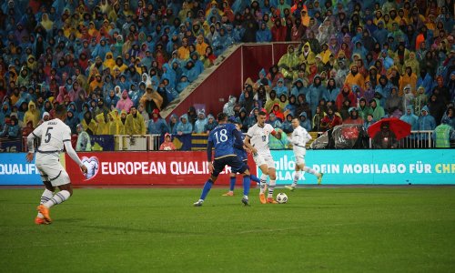 Svaki put kad bi Xhaka primio loptu, stadion u Prištini se tresao od zvižduka; pogledajte što se događalo