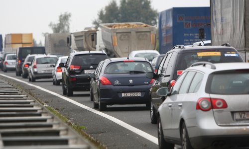 Pred Zagrebom se stvorila kolona duga pet kilometara: Evo gdje je još gust promet