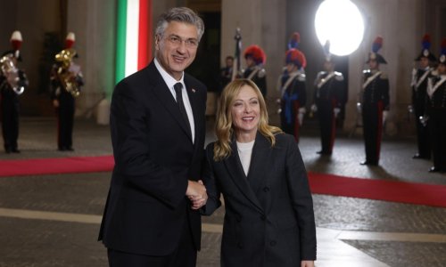 Ma, je li ovo moguće?: Giorgia Meloni zaintrigirala outfitom za susret s Plenkovićem
