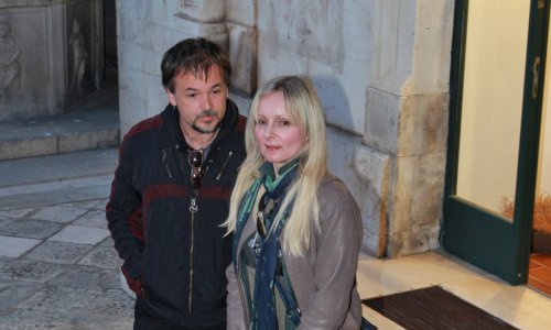 Gotovo nikad je ne vidimo: Mnogi ni danas ne znaju kako izgleda Gibonnijeva supruga