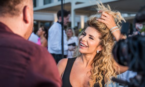 Majka bivšeg Hajdukovog golmana bila je Miss Universe: Poželjela je sreću Lauri