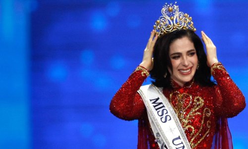 Ne stišava se bura oko novoizabrane Miss Universe, a evo što ona kaže o svemu