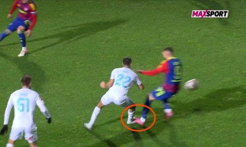 Rebić je već u prvom napadu zgazio igrača Rijeke; sudac se nije oglasio