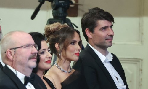 Iz snježne idile u HNK: Franka Batelić i Vedran Ćorluka blistali na dodjeli nagrada