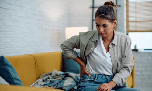 Oprez! Evo zašto bol u leđima može biti znak nečeg ozbiljnijeg