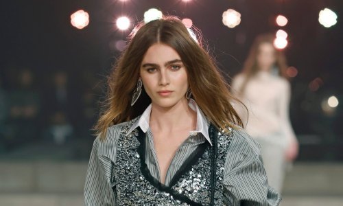 Ove sezone šljokice su najveći hit, evo kako ih nositi večernjim, ali i dnevnim kombinacijama