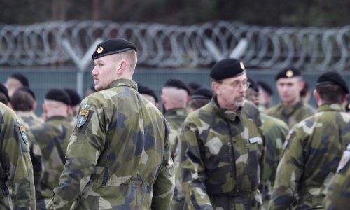 Švedsku vojsku brinu Rusi, traže Vladu dugometno oružje