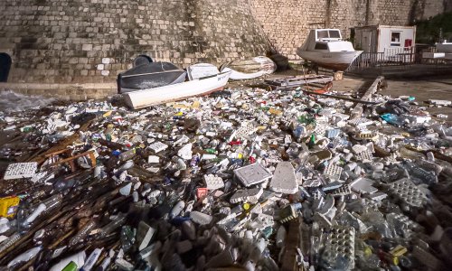 FOTO Pogledajte kako izgleda Dubrovnik, grad je doslovno zatrpan smećem iz Albanije