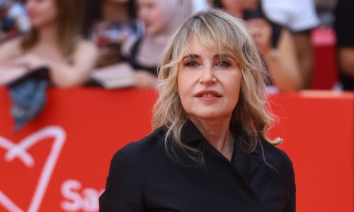 Glumačka diva i seks simbol bivše države u novom pohodu na glazbenu scenu i to s kultnim bendom