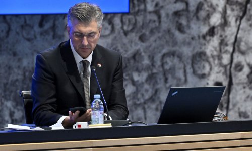 Vlada održala telefonsku sjednicu