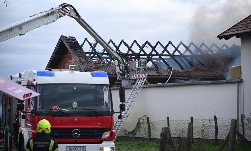 Požar u skladištu guma u Sesvetama: Ima ozlijeđenih