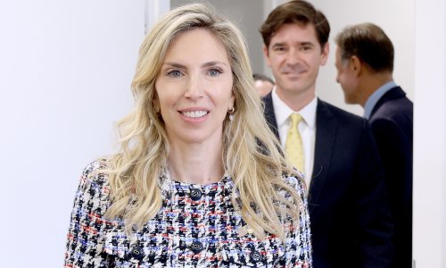 Ide joj ragbi: Sportske vještine američke veleposlanice izazvale lavinu kometara