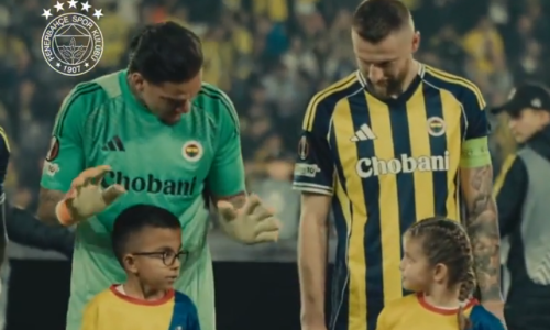 Za naježiti se; slavni golman oduševio gluhonijemu curicu gestom