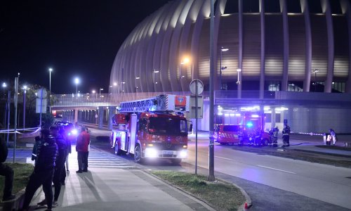 Uzbuna na Black Friday: Zbog požara evakuiran Arena centar