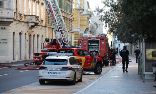 Nakon požara u stambenoj zgradi pronađeno tijelo: Više Riječana zatražilo pomoć liječnika