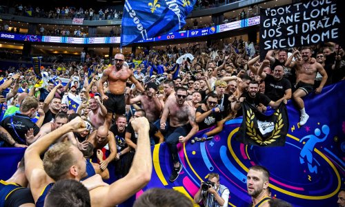 Navijači BiH na utakmici protiv Srbije uputili poruku Vučiću i vrijeđali ga