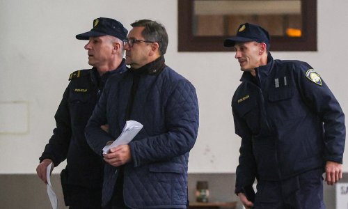 Mikuliću produžen istražni zatvor