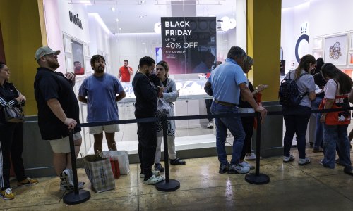 Amerikanci na 'Crni petak' potrošili gotovo 12 milijardi dolara u online kupovini